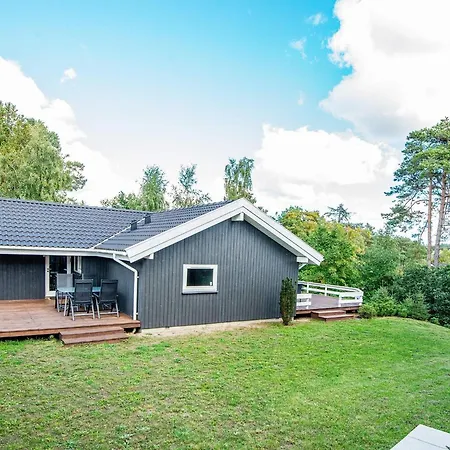 Ferienhaus 4 Star In *