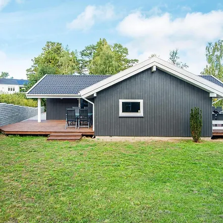 Ferienhaus 4 Star In *